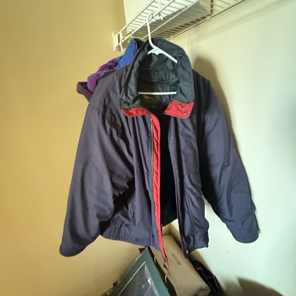 Field & Stream UAE vintage jacket

Size large